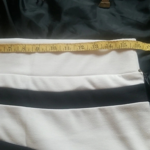 Sloosh Womens Skirt NWT - Picture 4 of 6